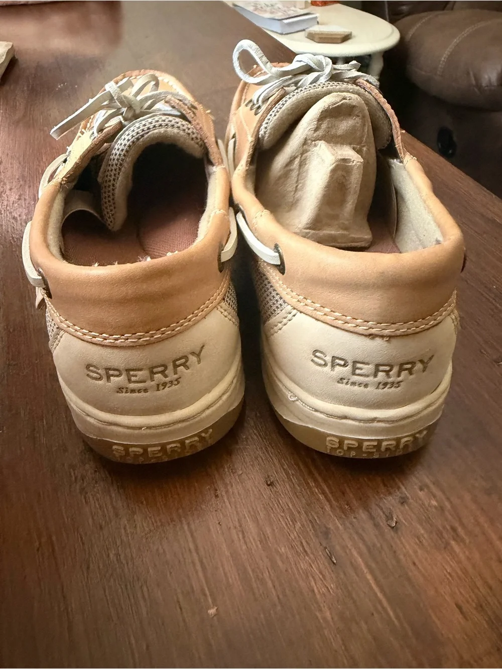 Sperry women’s Tan Leather Lace-Up Boat Shoes with White Laces